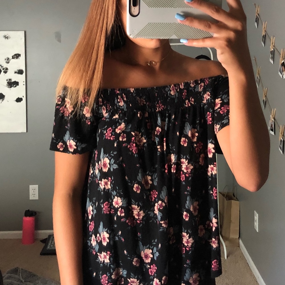 American Eagle Soft & Sexy off-the-shoulder tee